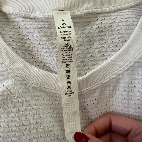 Lululemon Breeze By Muscle Tank size 4 white NWT - Picture 4 of 5